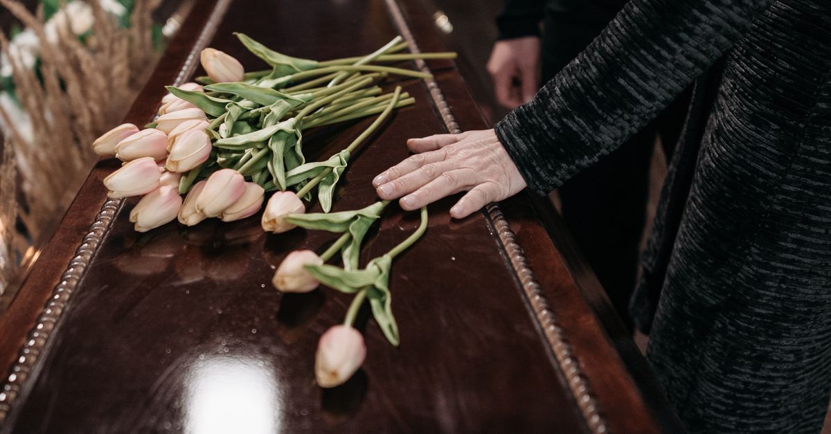Choosing Biodegradable Caskets for Loved Ones